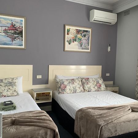 Moruya Monarch Hotel Bagian luar foto