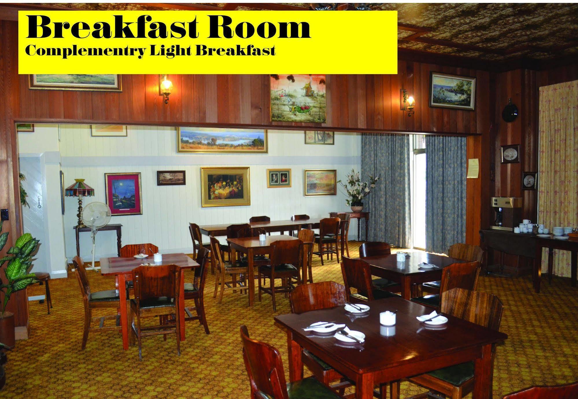 Moruya Monarch Hotel Bagian luar foto
