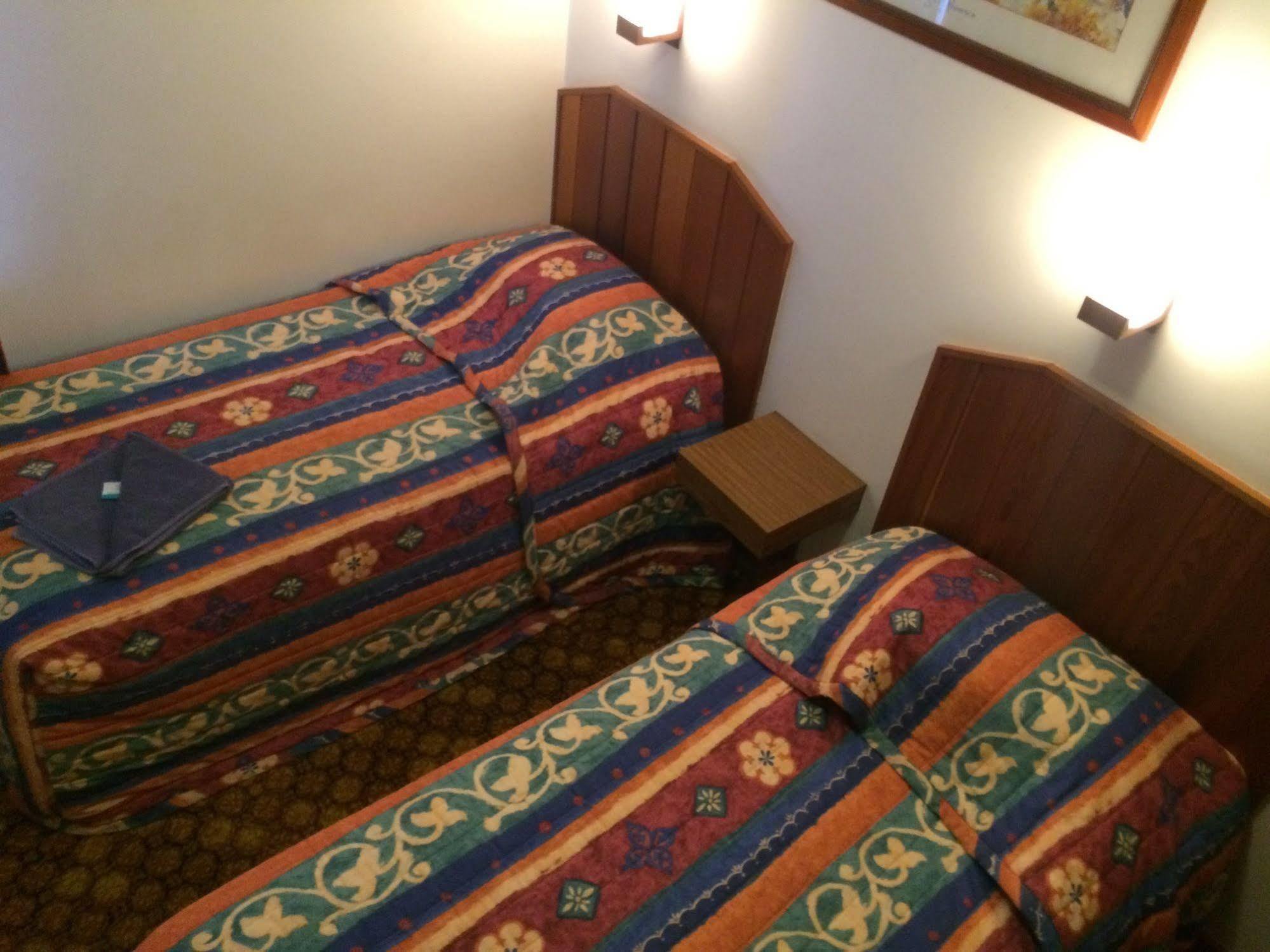 Moruya Monarch Hotel Bagian luar foto