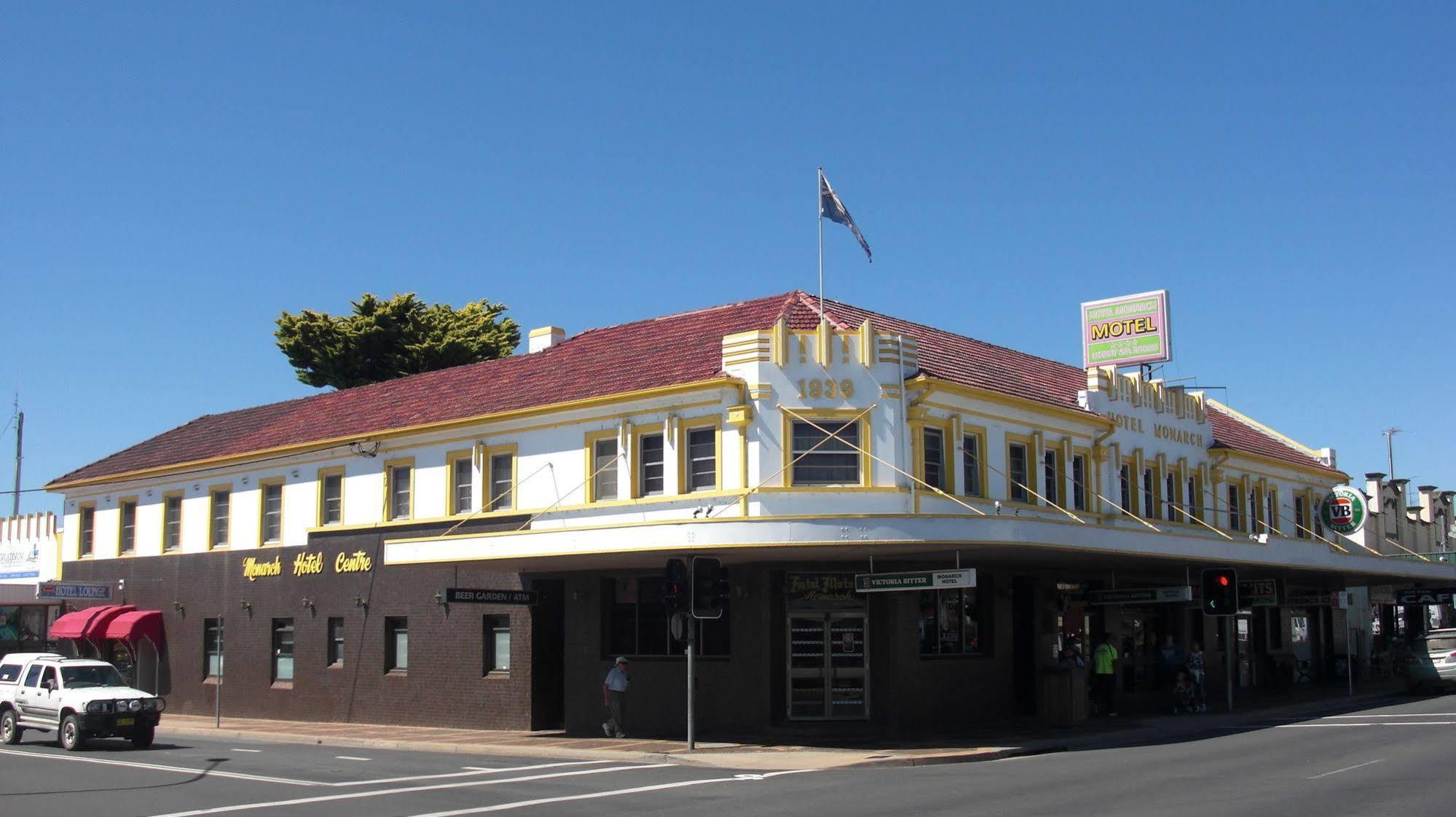 Moruya Monarch Hotel Bagian luar foto